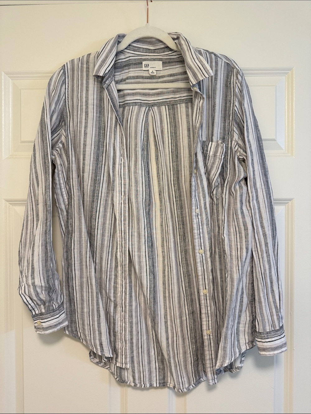 GAP Women’s White and Gray Vertical Stripe Button-Down Shirt
